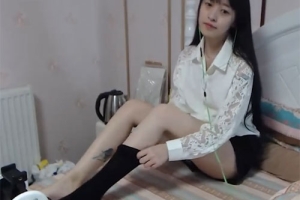 灵性饱满的欢欢-黑丝脚按摩