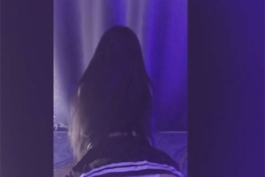 桃桃奶冻咩-背后视角